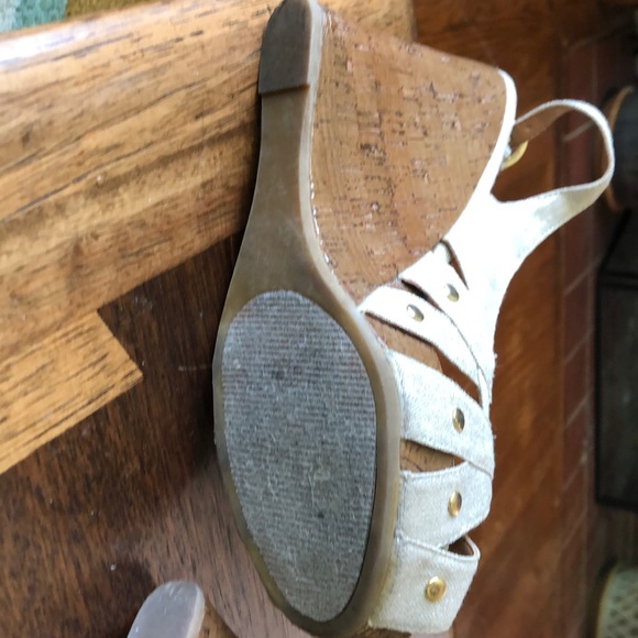 Steve Madden gold linen cork wedges - Picture 5 of 7